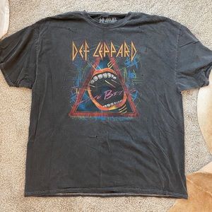 Urban Outfitters vintage Def Leopard tee